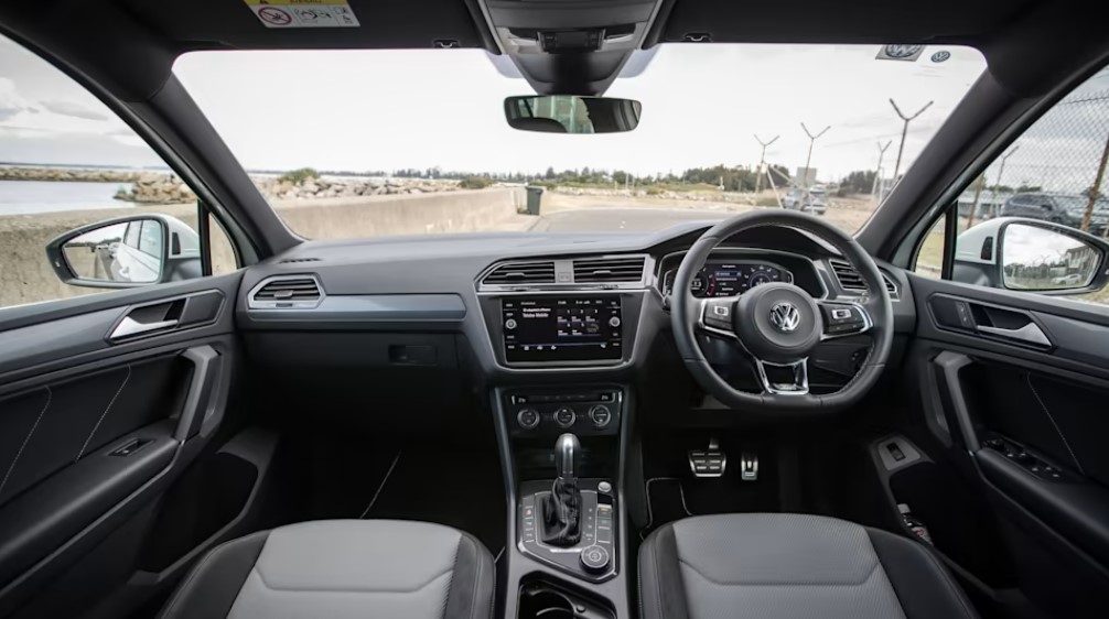 So sánh Toyota RAV4 và Volkswagen Tiguan 2019