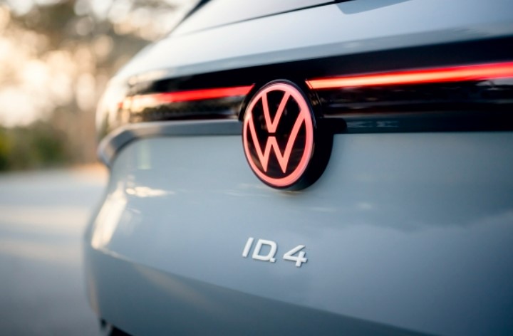 Volkswagen công bố giá cho chiếc SUV chạy điện ID.4 2023